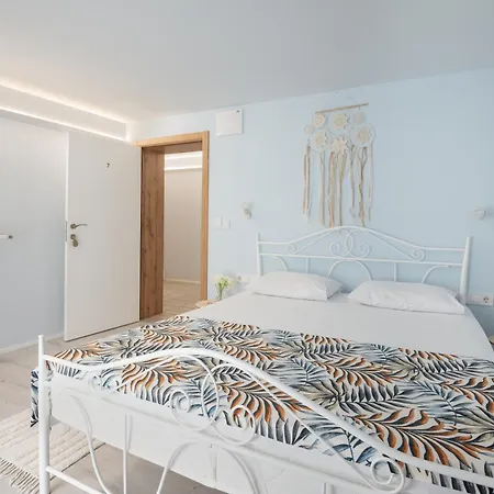 Rhea / рея Pensión Balchik