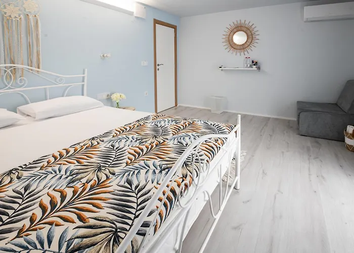 Guest house Rhea / рея Balchik